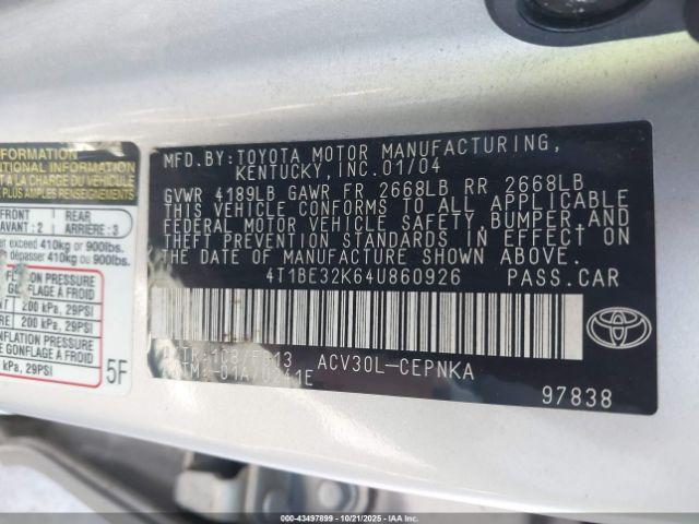 Toyota Camry Le Image 6