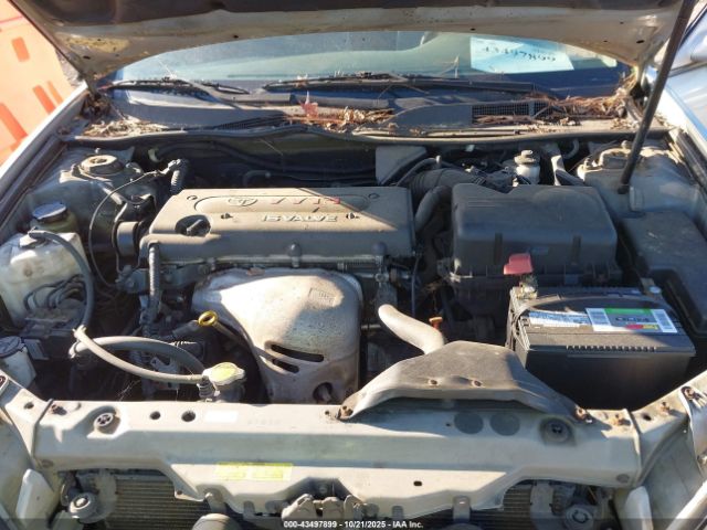 Toyota Camry Le Image 2