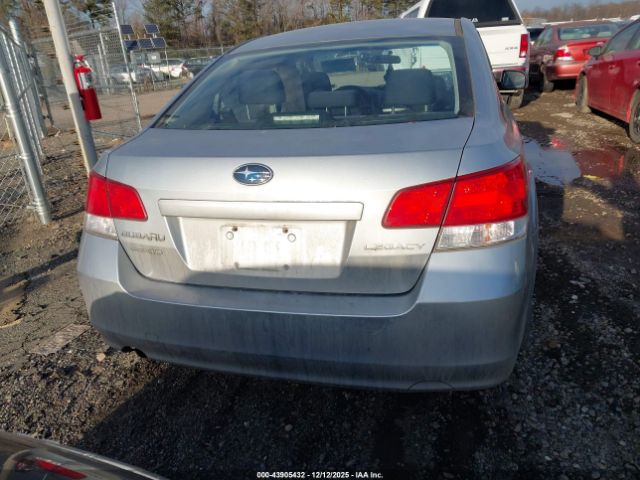 Subaru Legacy 2.5i Image 6