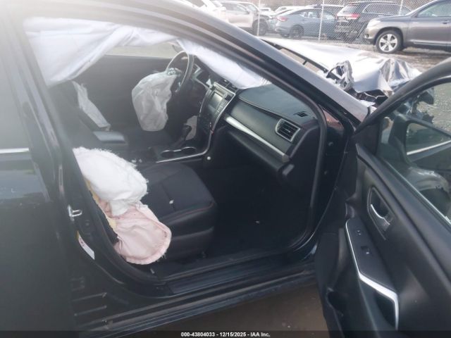 Toyota Camry Se Image 9