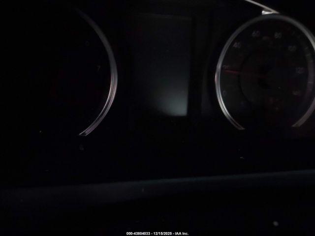 Toyota Camry Se Image 13