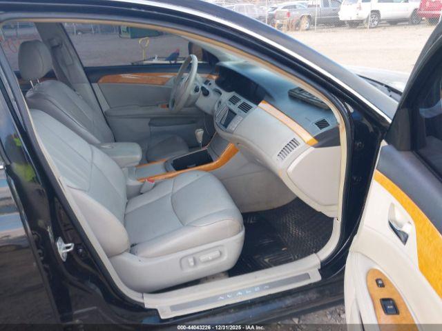 Toyota Avalon Xls Image 3