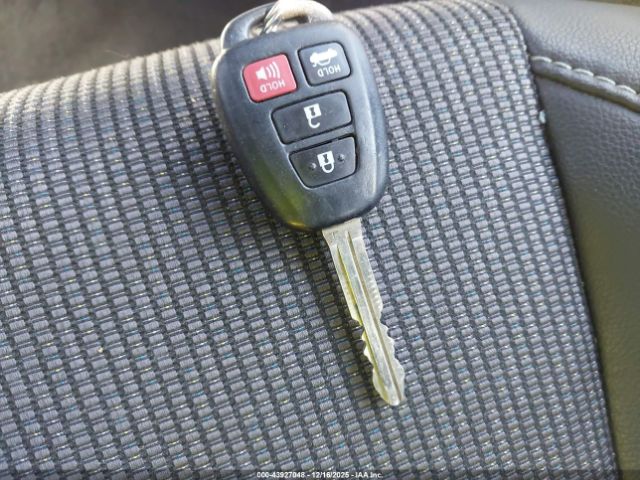 Toyota Corolla Se Image 13