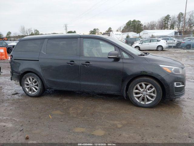 Kia Sedona Ex Image 5