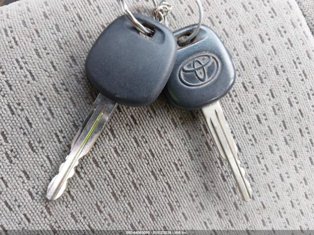 Toyota Corolla Ce Image 11