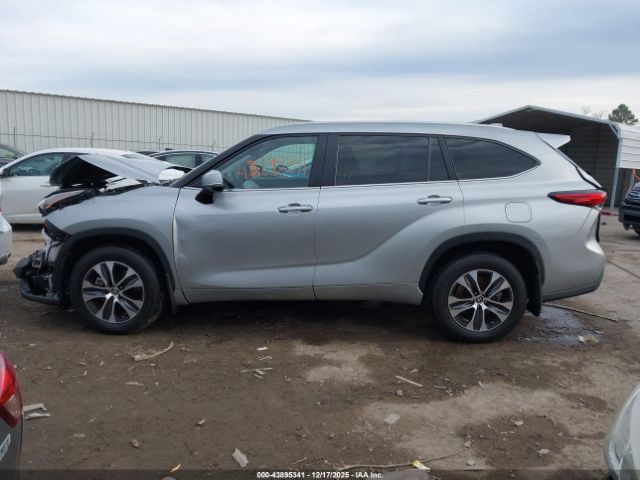 Toyota Highlander Hybrid Xle Image 16