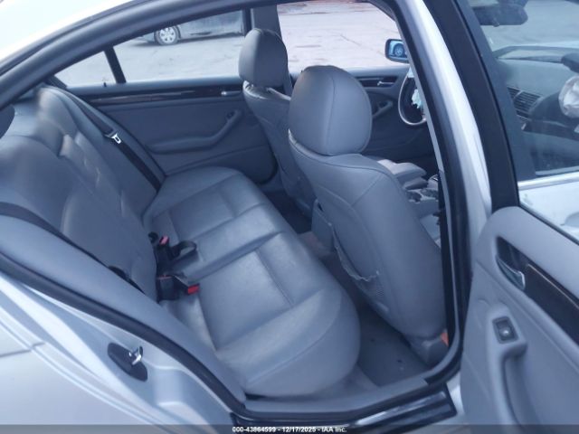 BMW 3 Series Image 7