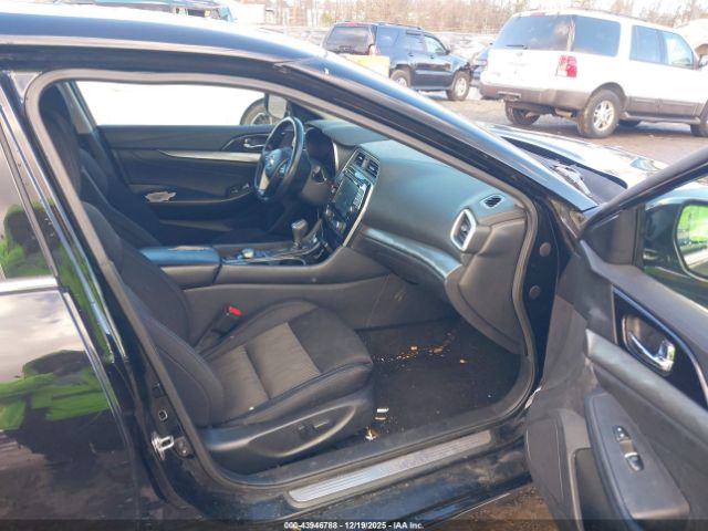 Nissan Maxima 3.5 S Image 14