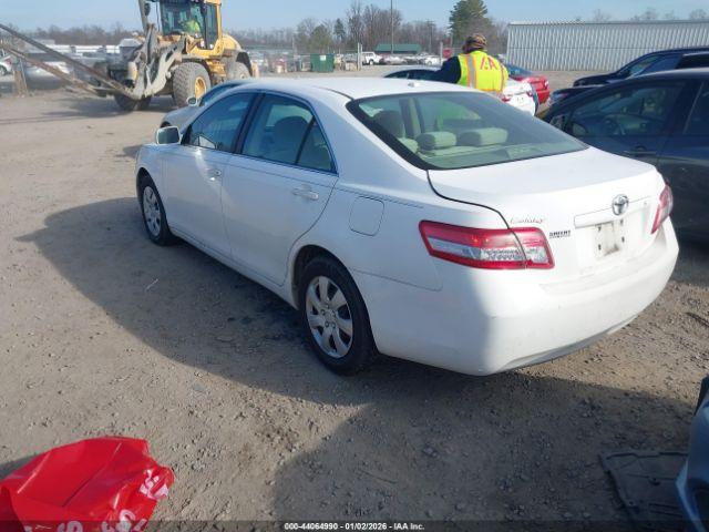 Toyota Camry Image 11