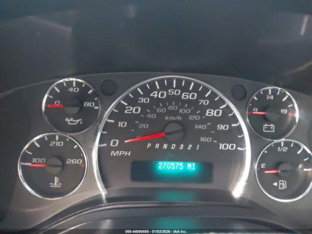 Chevrolet Express Work Van Image 3