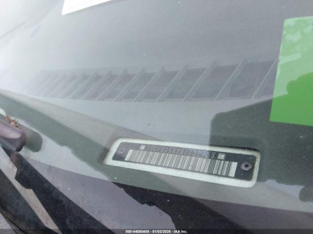 Chevrolet Express Work Van Image 9