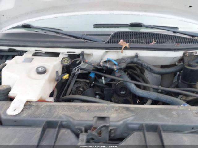 Chevrolet Express Work Van Image 11