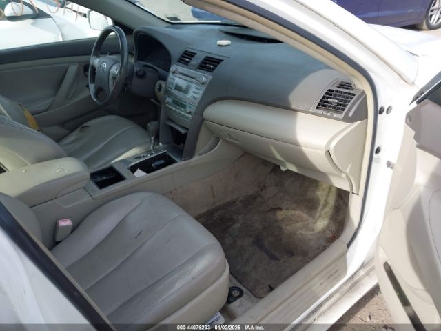 Toyota Camry Image 8