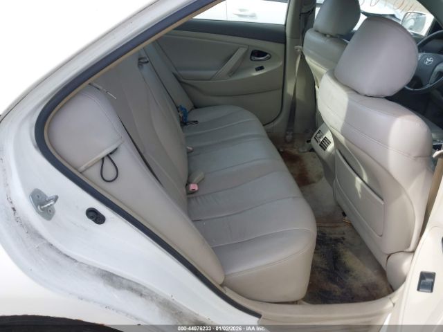 Toyota Camry Image 7