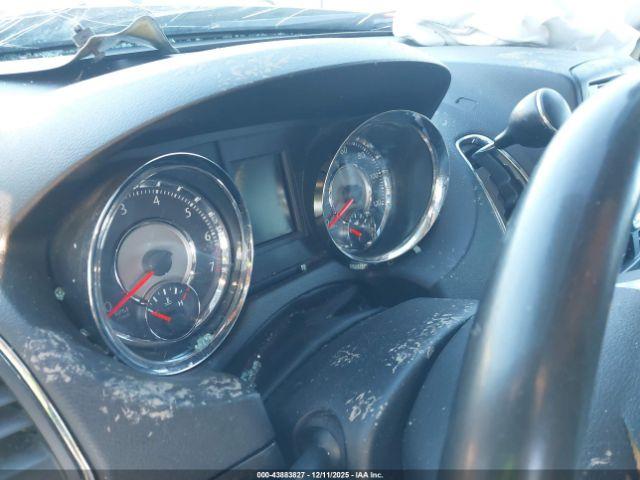 Chrysler Town & Country Touring Image 8