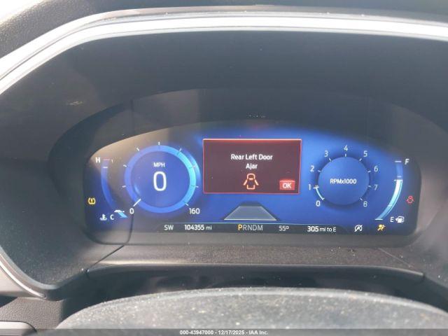 Ford Escape Titanium Image 8