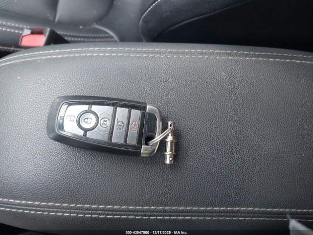 Ford Escape Titanium Image 10