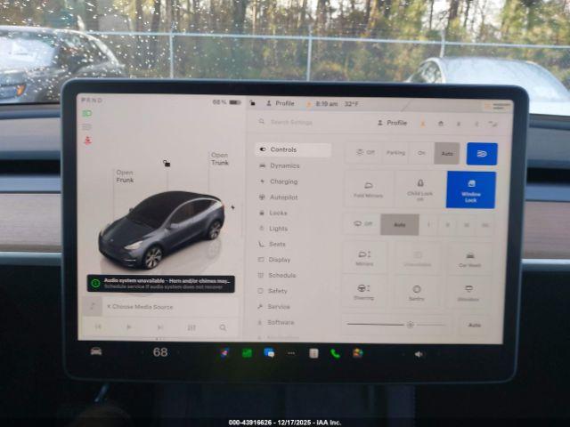 Tesla Model Y Image 17