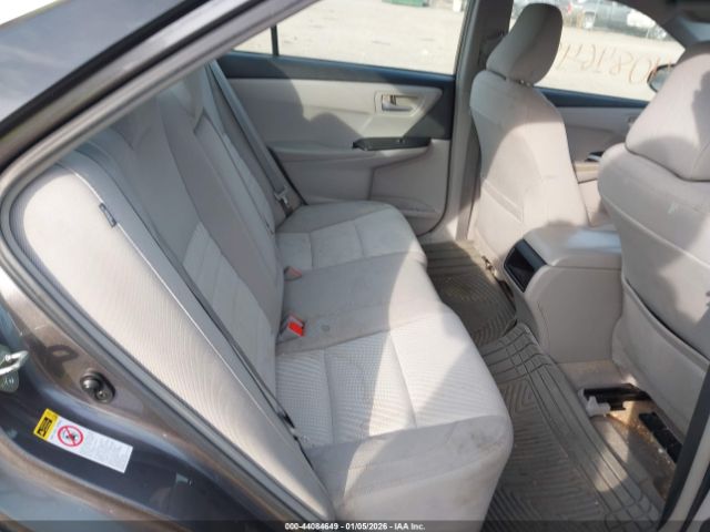 Toyota Camry Le Image 5