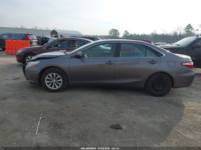 Toyota Camry Le Image 14