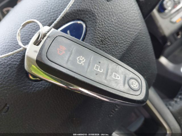 Ford Escape Titanium Image 3