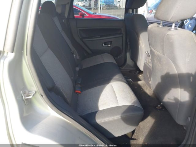 Jeep Grand Cherokee Laredo Image 6