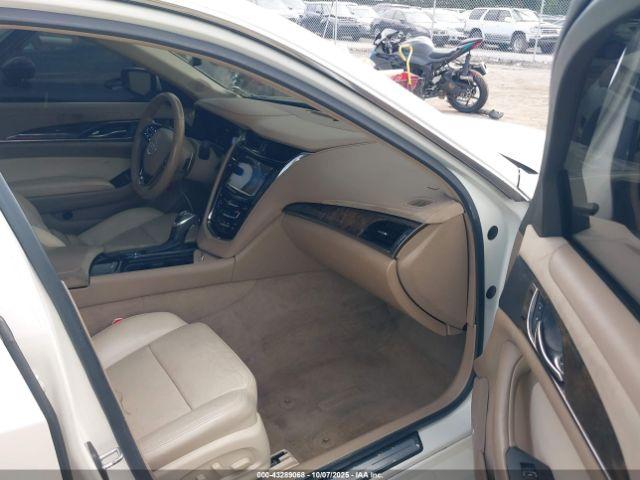 Cadillac CTS Luxury Image 2