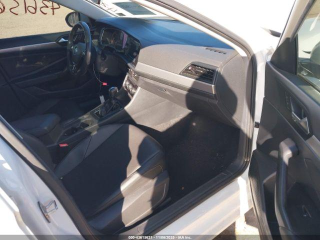 Volkswagen Jetta Image 14