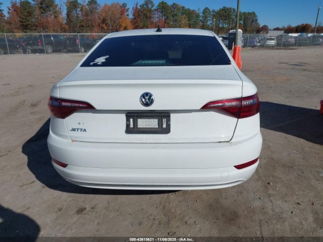 Volkswagen Jetta Image 16