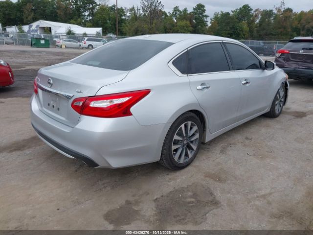 Nissan Altima Image 10