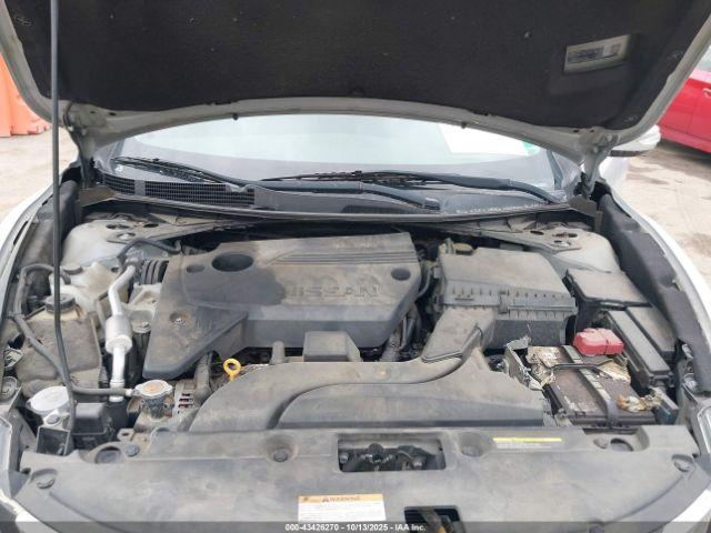 Nissan Altima Image 7