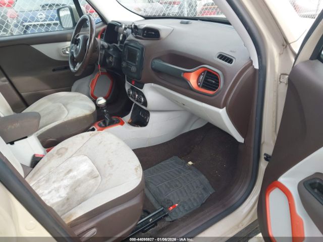 Jeep Renegade Latitude Image 6