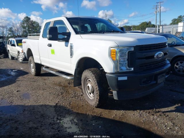 Ford F-250 Xl Image 1