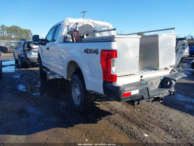 Ford F-250 Xl Image 8