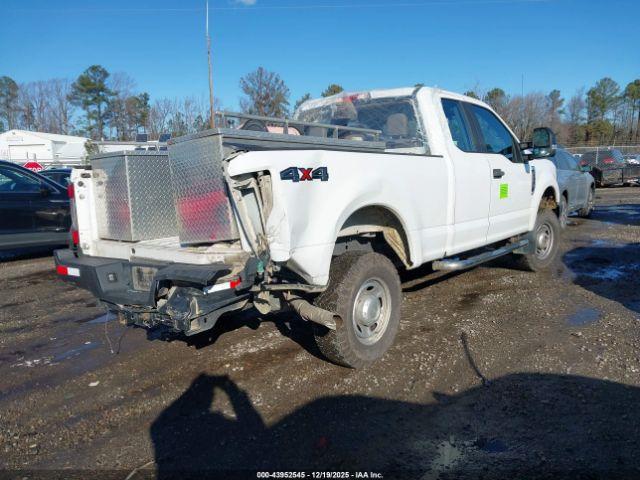 Ford F-250 Xl Image 5