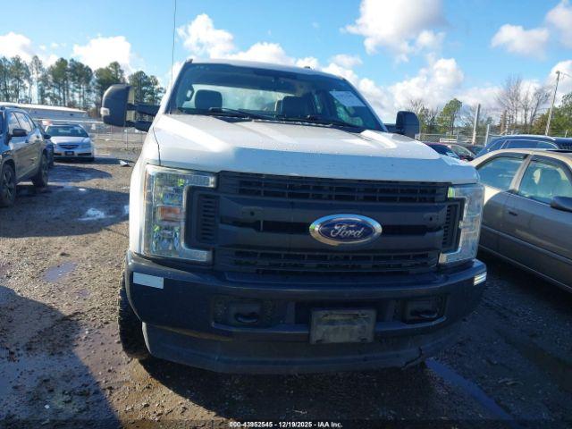 Ford F-250 Xl Image 9