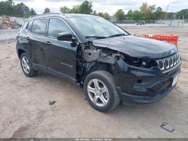 Jeep Compass Latitude 4x4 Image 10