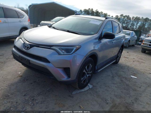 Toyota RAV4 Le Image 3