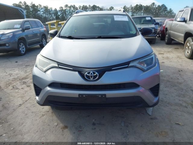 Toyota RAV4 Le Image 10