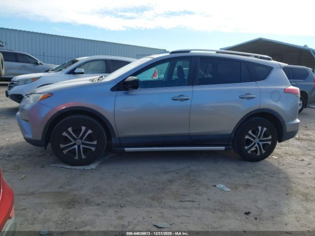 Toyota RAV4 Le Image 11