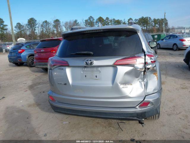 Toyota RAV4 Le Image 12