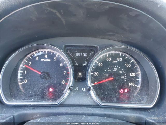 Nissan Versa 1.6 Sv Image 12