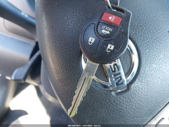 Nissan Versa 1.6 Sv Image 10
