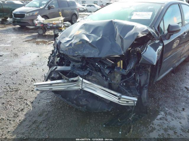 Toyota Corolla Le Image 16