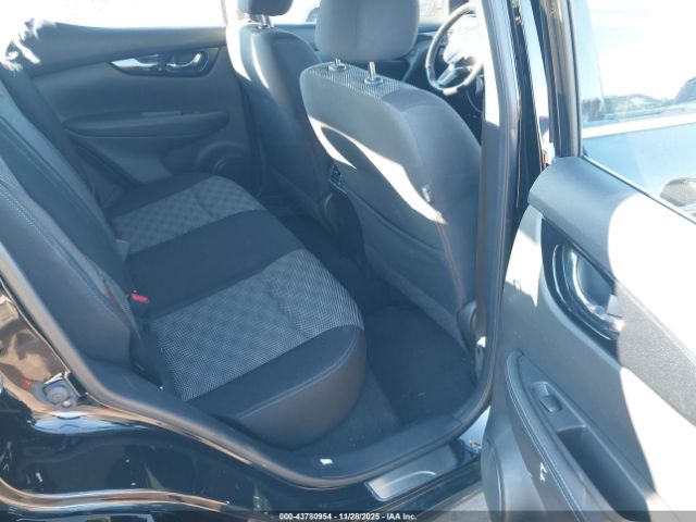 Nissan Rogue Sv Image 15