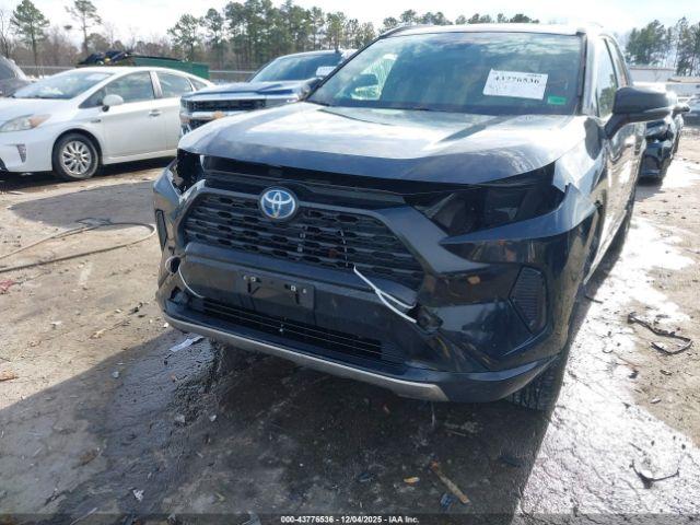 Toyota RAV4 Se Image 10