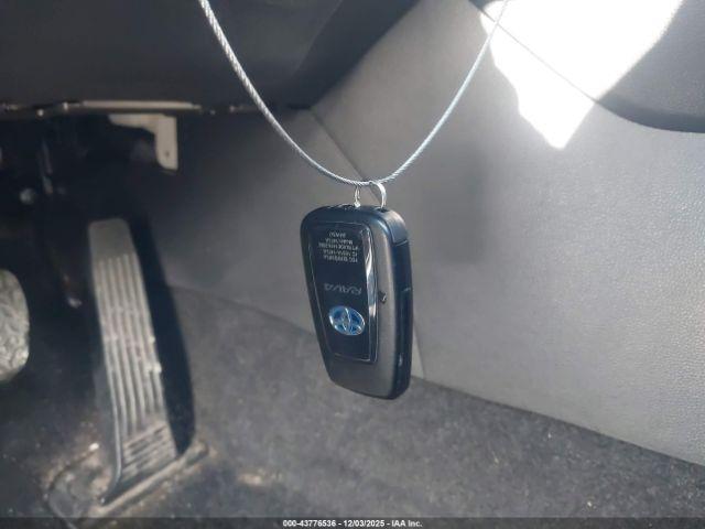 Toyota RAV4 Se Image 6