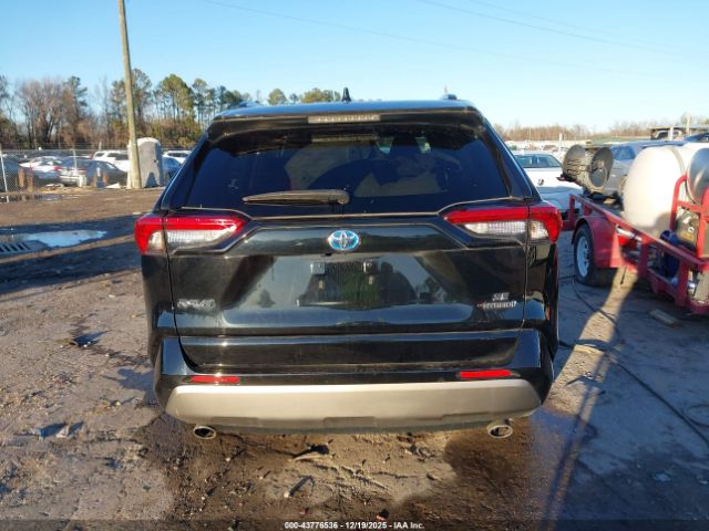 Toyota RAV4 Se Image 2