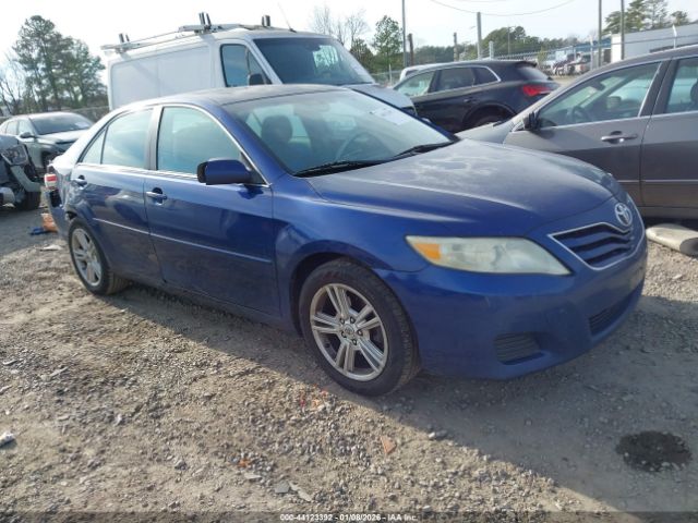 Toyota Camry Le Image 1