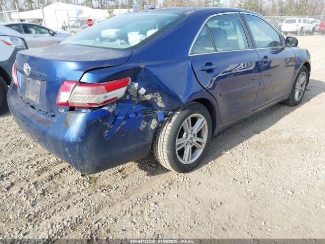 Toyota Camry Le Image 4